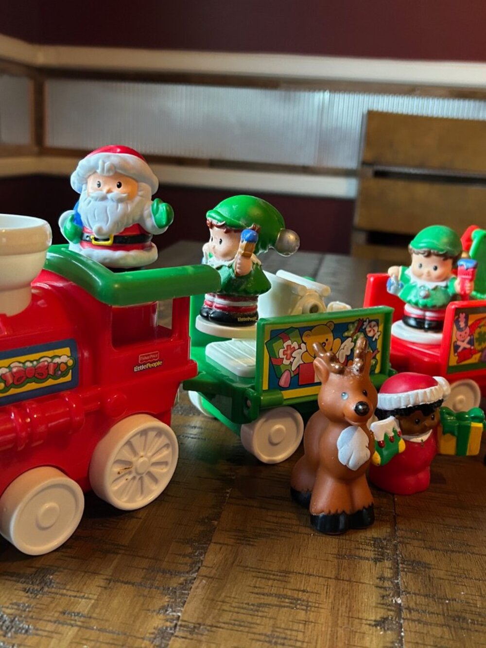 Little People Santa Train Set Engine w 2 cars all hook together ,  train moves w